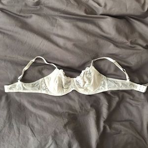 36C Victoria’s Secret push-up without padding bra